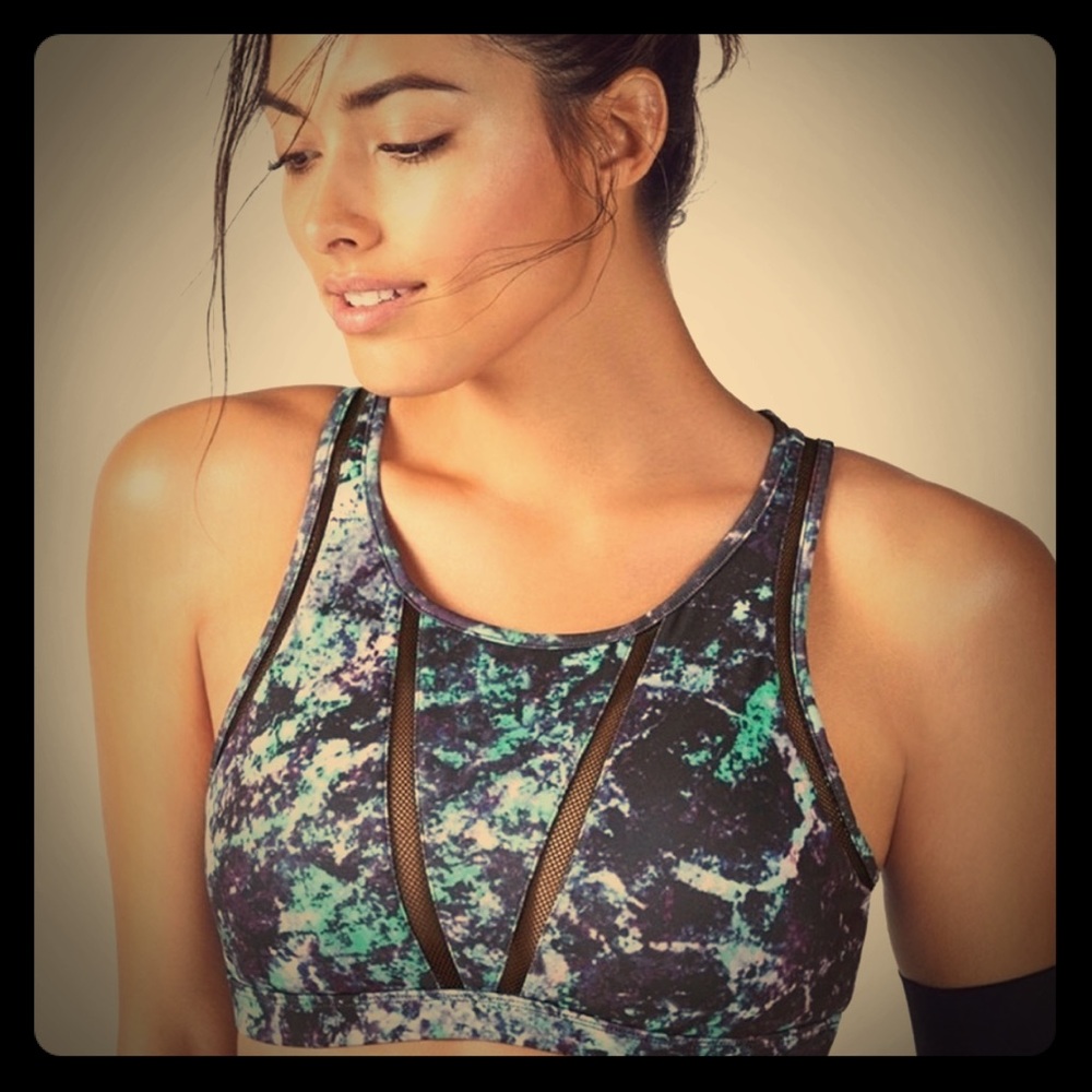Fabletics Milda sports bra, HOLE-Y MOLEY, NWT